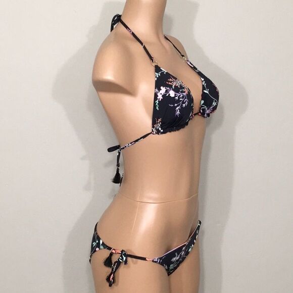 BAR 111 reversible floral/ stripe bikini. … - Picture 5 of 10